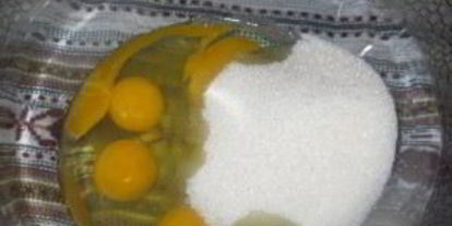 Шаг 2: шарлотки с яблоками без муки