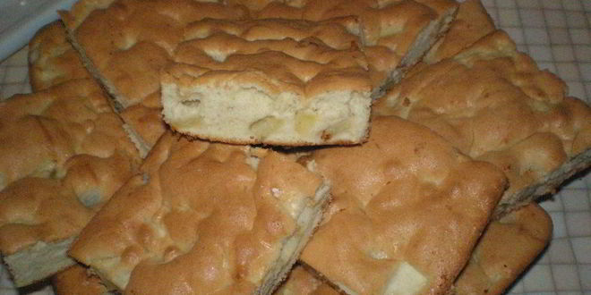 Рецепт шарлотки с яблоками и грушами