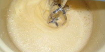 Шаг 3: шарлотки с яблоками и грушами