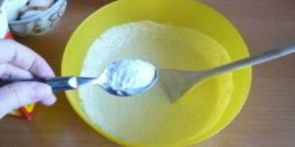 Шаг 1: шарлотки с яблоками на сметане