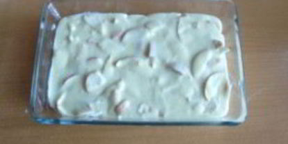 Шаг 5: шарлотки с яблоками на сметане