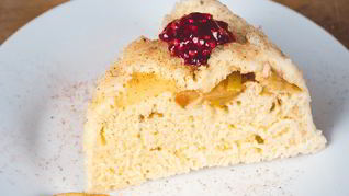 Рецепт Шарлотки с яблоками в микроволновке