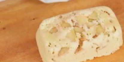 Шаг 3: шарлотки с яблоками в микроволновке