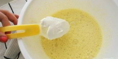 Шаг 5: шарлотки с яблоком