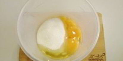 Шаг 1: шарлотки с ягодами