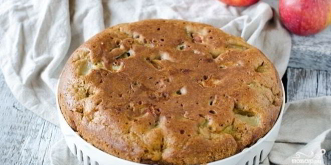 Рецепт шарлотки со сгущенкой