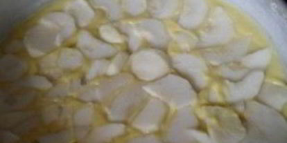 Шаг 5: яблочно-грушевой шарлотка