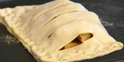 Шаг 10: быстрого яблочного штруделя с изюмом, миндалем и корицей