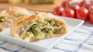 Рецепт Штруделя из спаржи с ветчиной