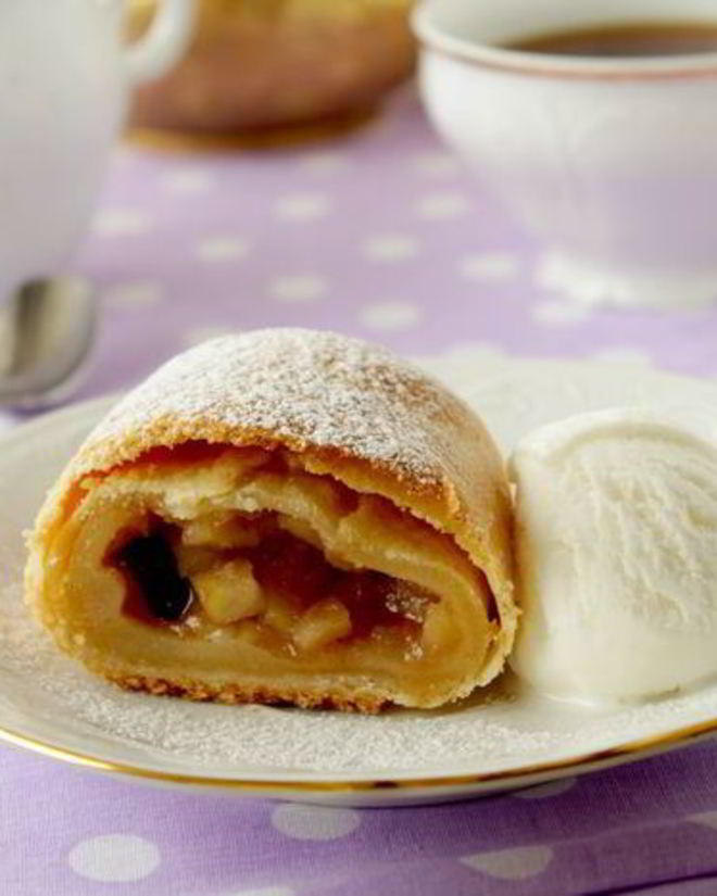 Рецепт штруделя из творожного теста с яблоками и клюквой