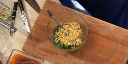 Шаг 1: штруделя с горбушей и нутовой пастой