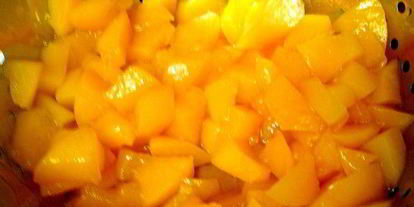 Шаг 4: штруделя с персиками