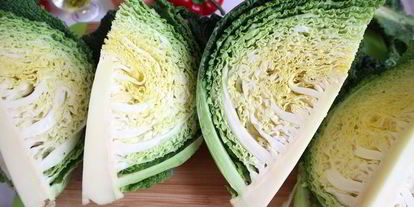 Шаг 6: штруделя с савойской капустой