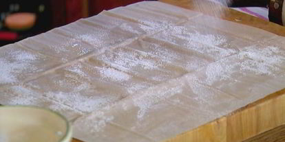 Шаг 7: штруделя с тыквой, изюмом и вяленой вишней