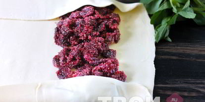 Шаг 5: штруделя с вишней