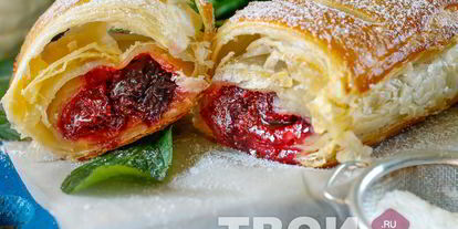 Шаг 9: штруделя с вишней