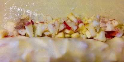 Шаг 7: штруделя с яблоками и вишней