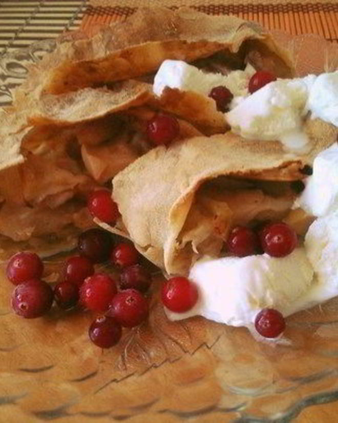 Рецепт штруделя с яблоками, корицей и пломбиром