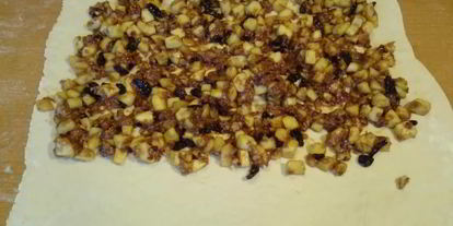 Шаг 4: штруделя яблочного классического из слоеного теста