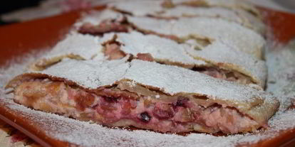 Шаг 10: ванильного штруделя с яблоком, сливами и творогом