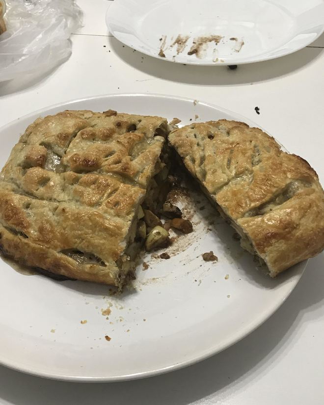 Рецепт яблочного штруделя из готового слоеного теста