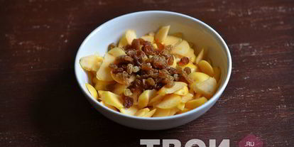 Шаг 2: яблочного штруделя из слоеного теста