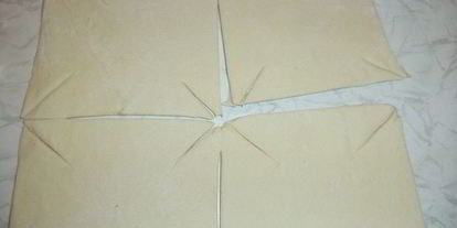 Шаг 1: слоек с абрикосами