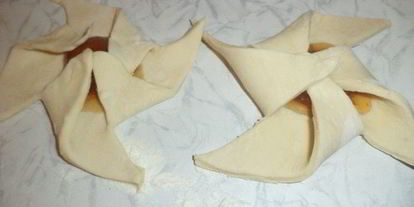 Шаг 3: слоек с абрикосами