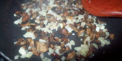 Шаг 1: слоек с курицей в сливочно-грибном соусе