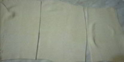 Шаг 2: слоек с сыром и сосисками