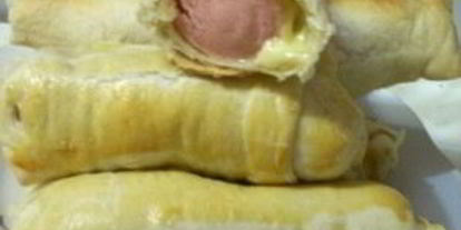 Шаг 6: слоек с сыром и сосисками