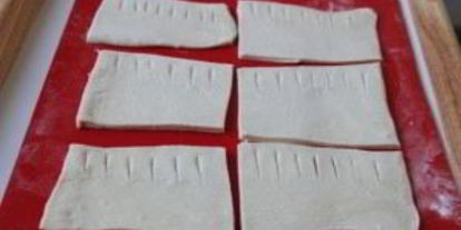 Шаг 1: слоек с вареньема