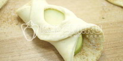 Шаг 4: слоек с яблоками