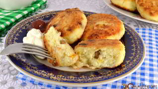 Рецепт Кокосовых сырников с изюмом и курагой