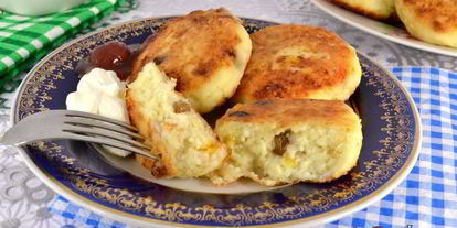 Шаг 5: кокосовых сырников с изюмом и курагой