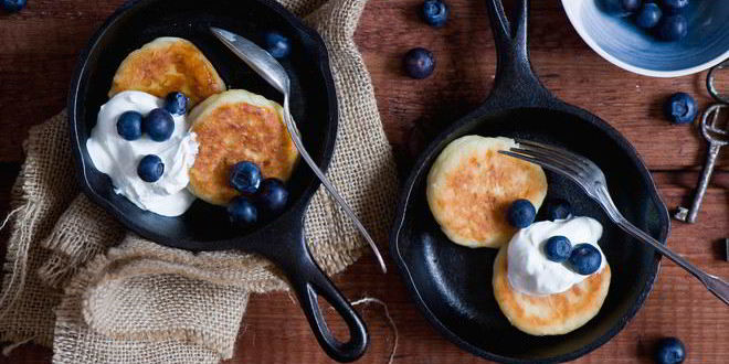 Рецепт нежных сырников с манкой