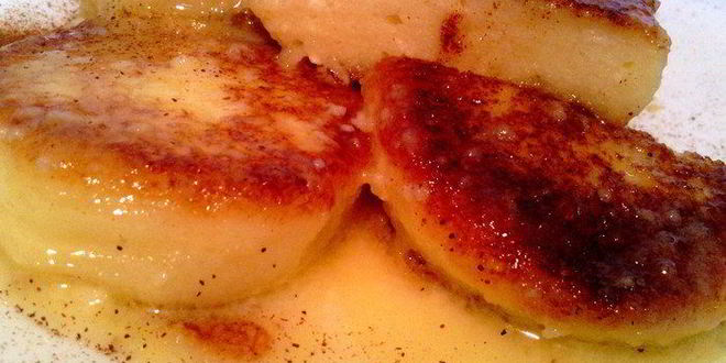 Рецепт нежных сырников с ванилью, томленные в сливочном соусе