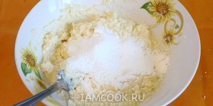 Шаг 9: пышных сырников с манкой