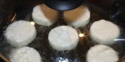 Шаг 3: сырников нежнейших и пышные