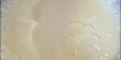 Шаг 1: сырников с начинкой из карамелизированой груши со сливочно-ореховым соусом