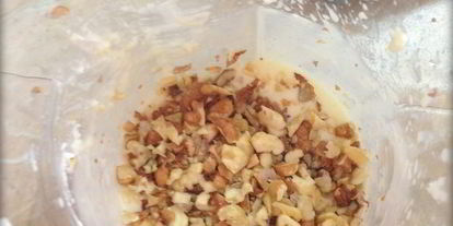 Шаг 8: сырников с начинкой из карамелизированой груши со сливочно-ореховым соусом