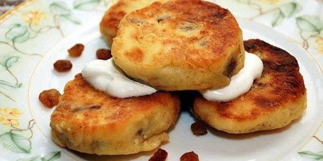 Рецепт Сырников с яблоком и сухофруктами