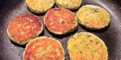 Шаг 10: сырников со шпинатом и кунжутом