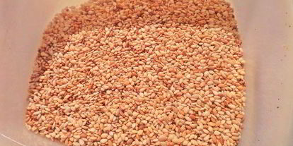 Шаг 3: сырников со шпинатом и кунжутом