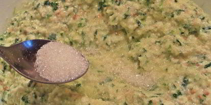 Шаг 5: сырников со шпинатом и кунжутом