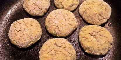 Шаг 9: сырников со шпинатом и кунжутом