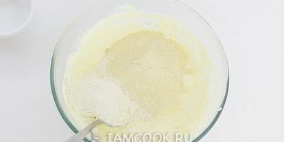 Шаг 4: сырников в духовке с манкой