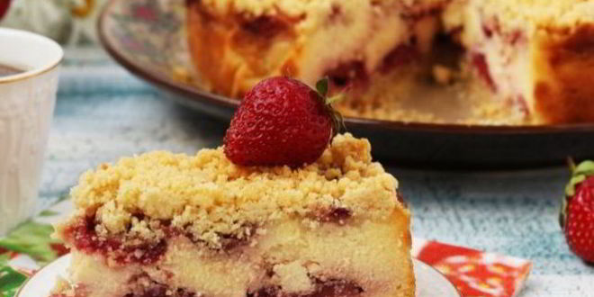 Рецепт творожника с клубникой