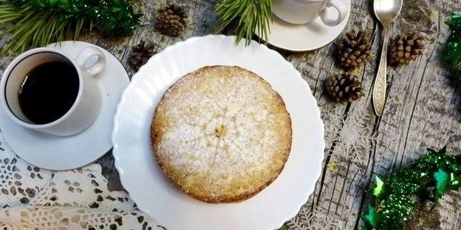 Рецепт творожника с миндалем и вяленой вишней