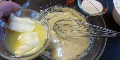 Шаг 3: творожника с миндалем и вяленой вишней